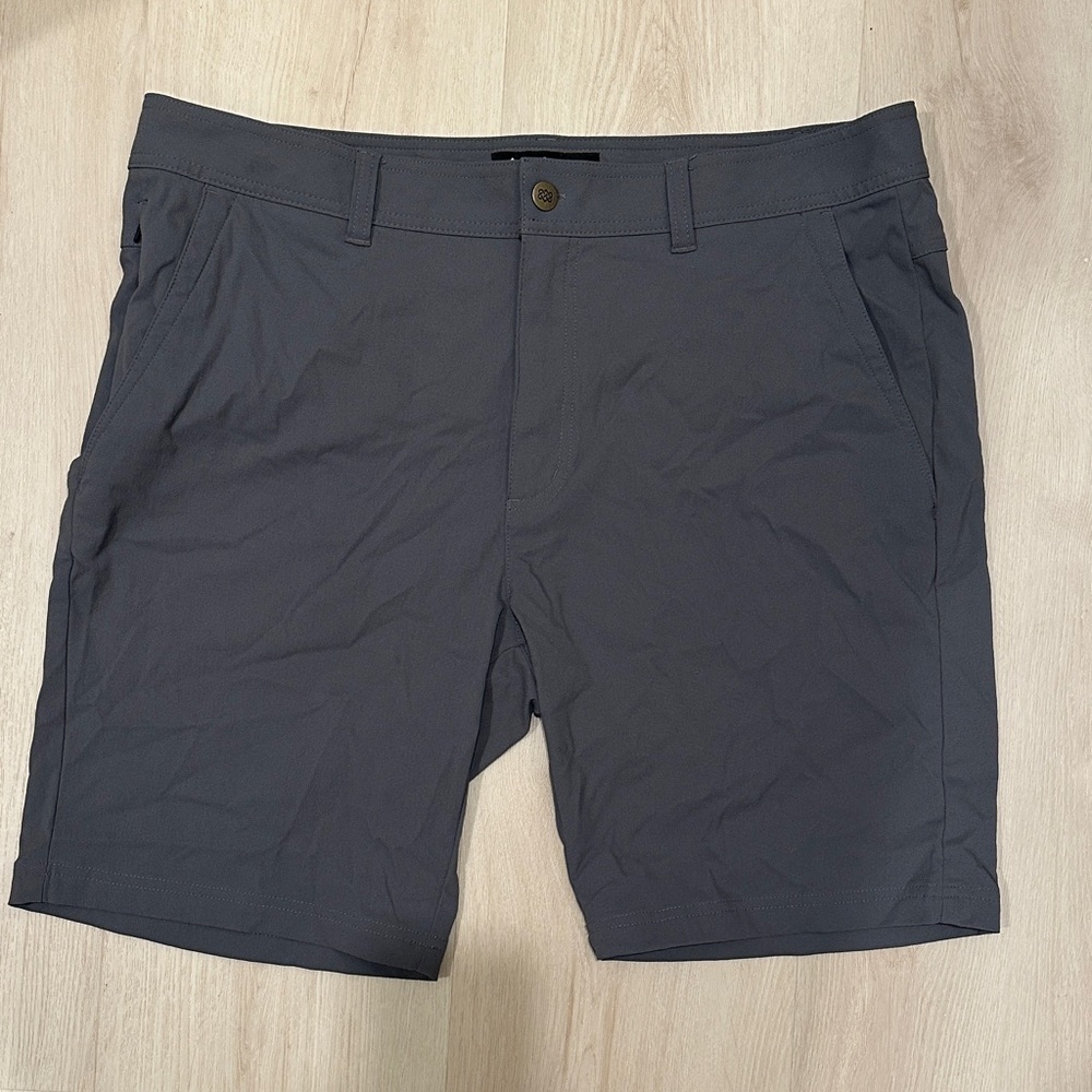 Men's Sherpa Slate Gray Flat Front Shorts